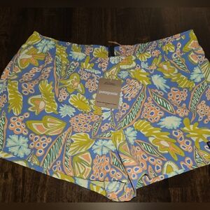 Patagonia Womens L  Barley Baggies Shorts 2 1/2 " Blue and Orange Floral Shorts.